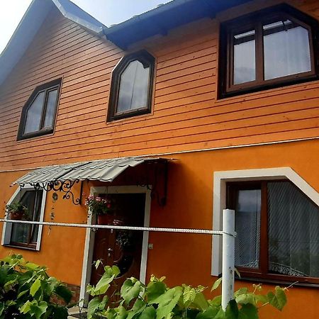 Guest House Karpaty Yaremche Eksteriør billede