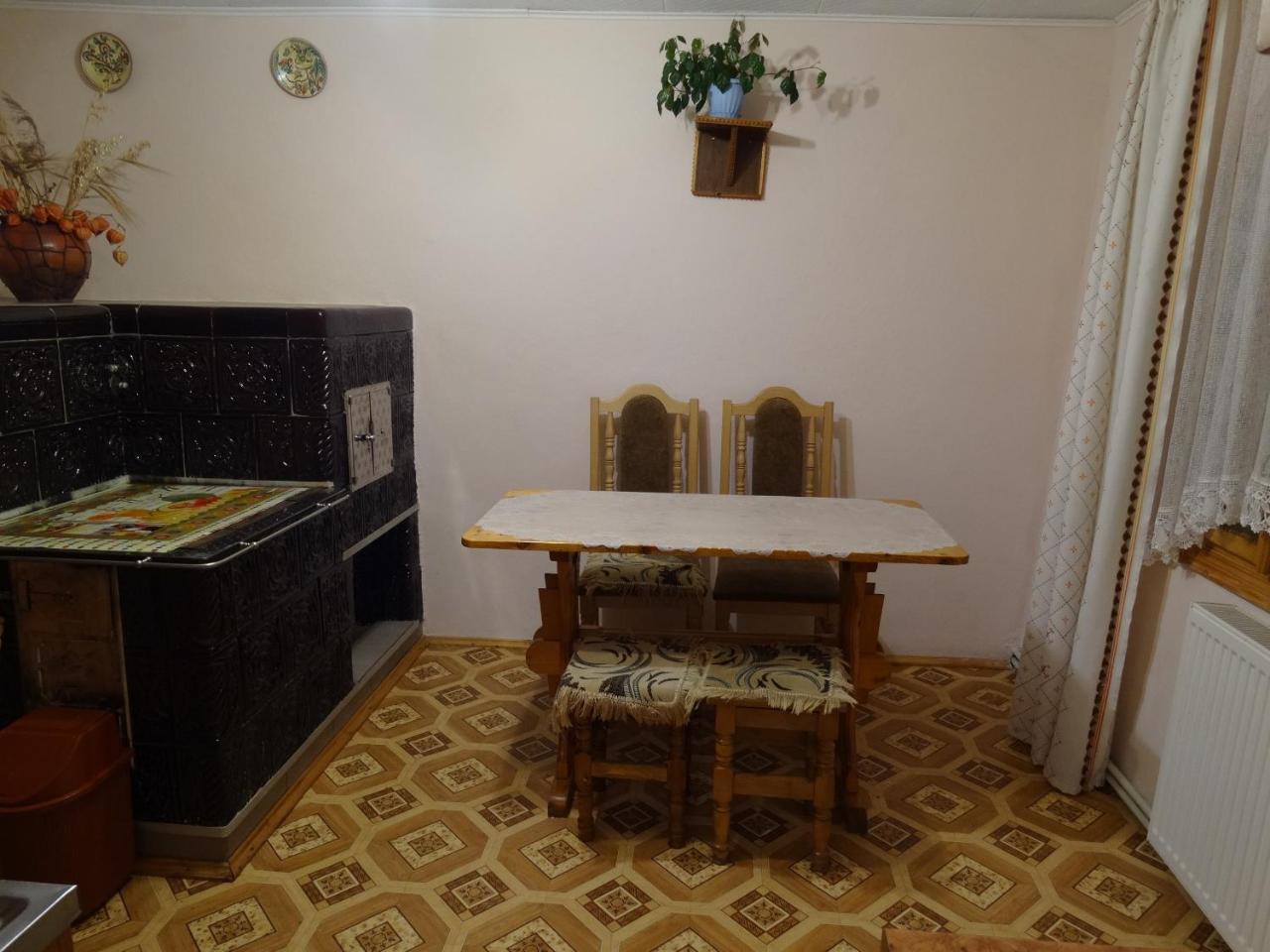 Guest House Karpaty Yaremche Eksteriør billede