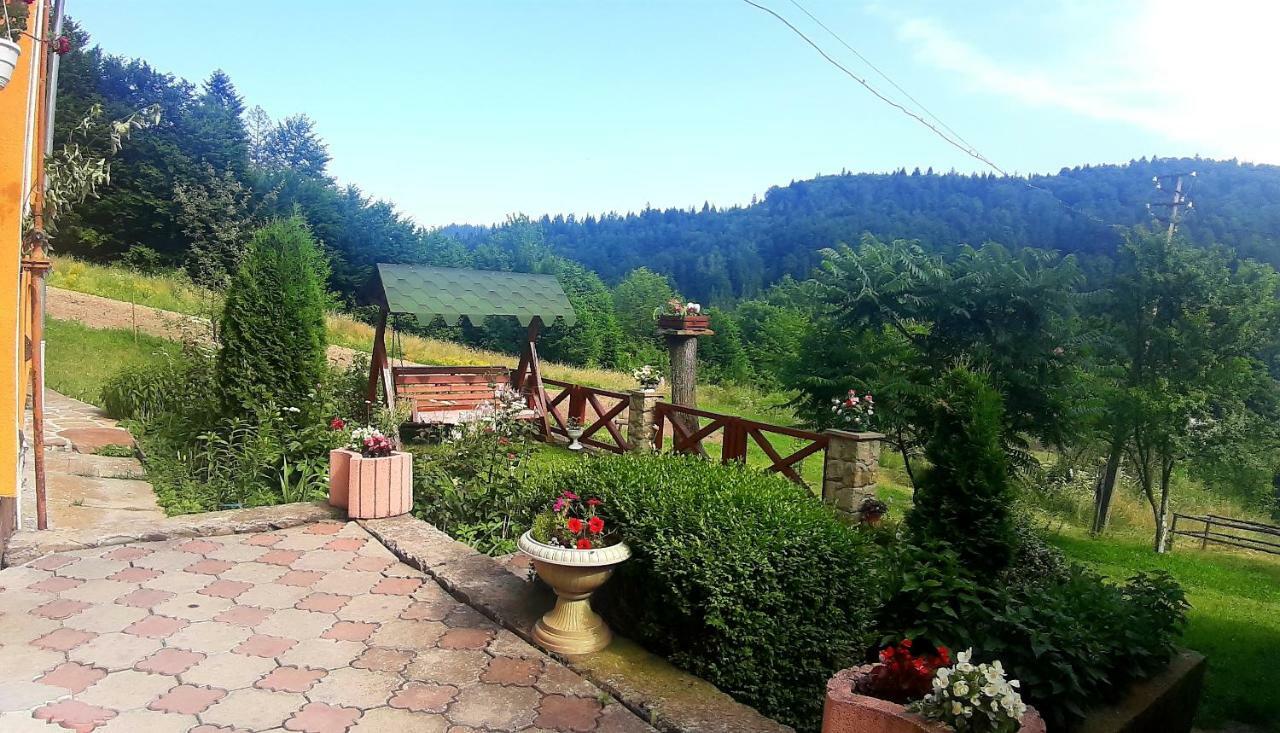 Guest House Karpaty Yaremche Eksteriør billede