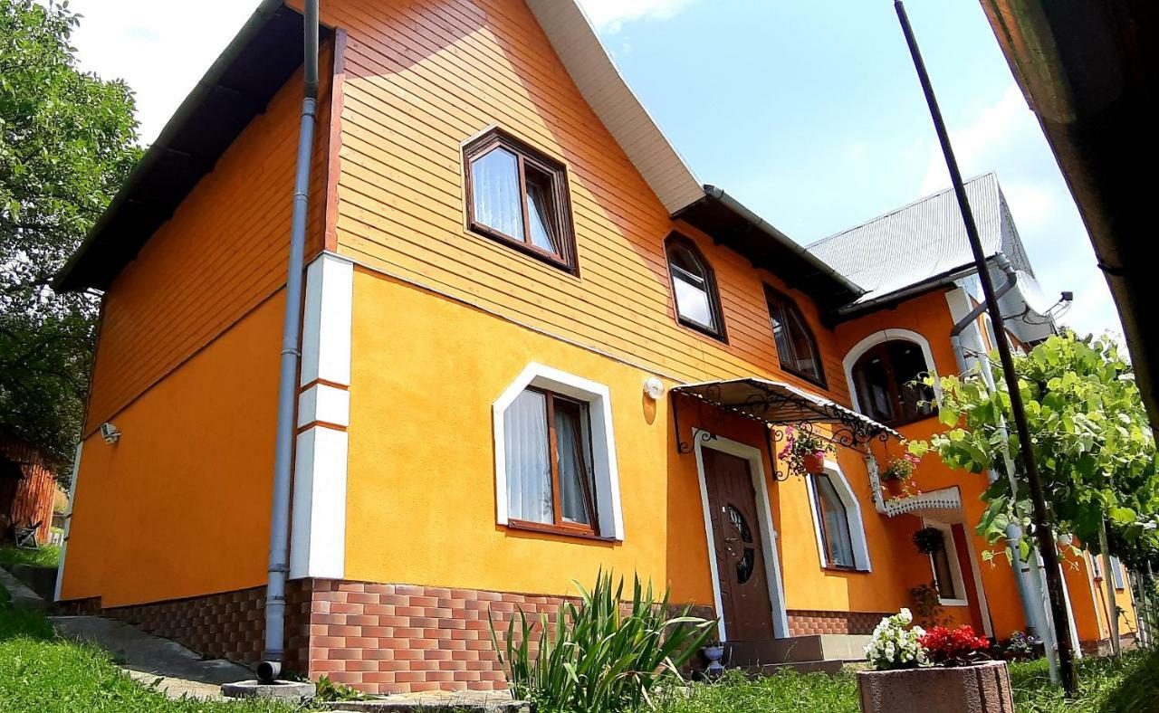Guest House Karpaty Yaremche Eksteriør billede